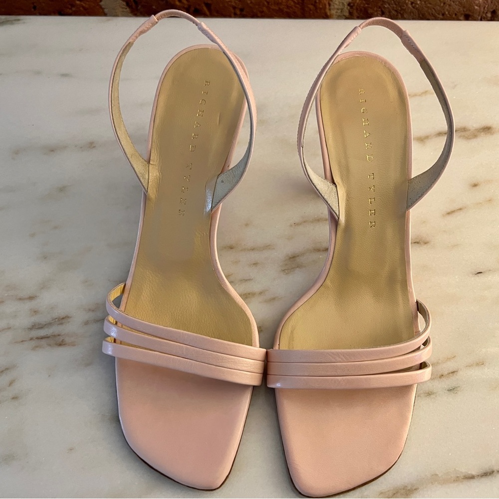 Richard Tyler leather Light Pink Slingback Kitten Heel sandal 6.5
